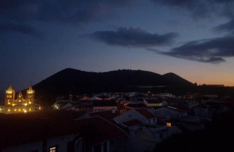 Apartamento Telhados D'Angra Al Angra do Heroísmo Exterior foto